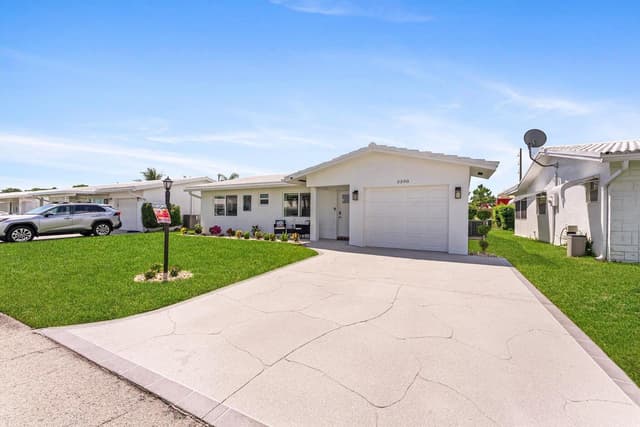 2390 SW 14th Avenue, Boynton Beach FL 33426 - Boynton Beach, FL - Photo 3