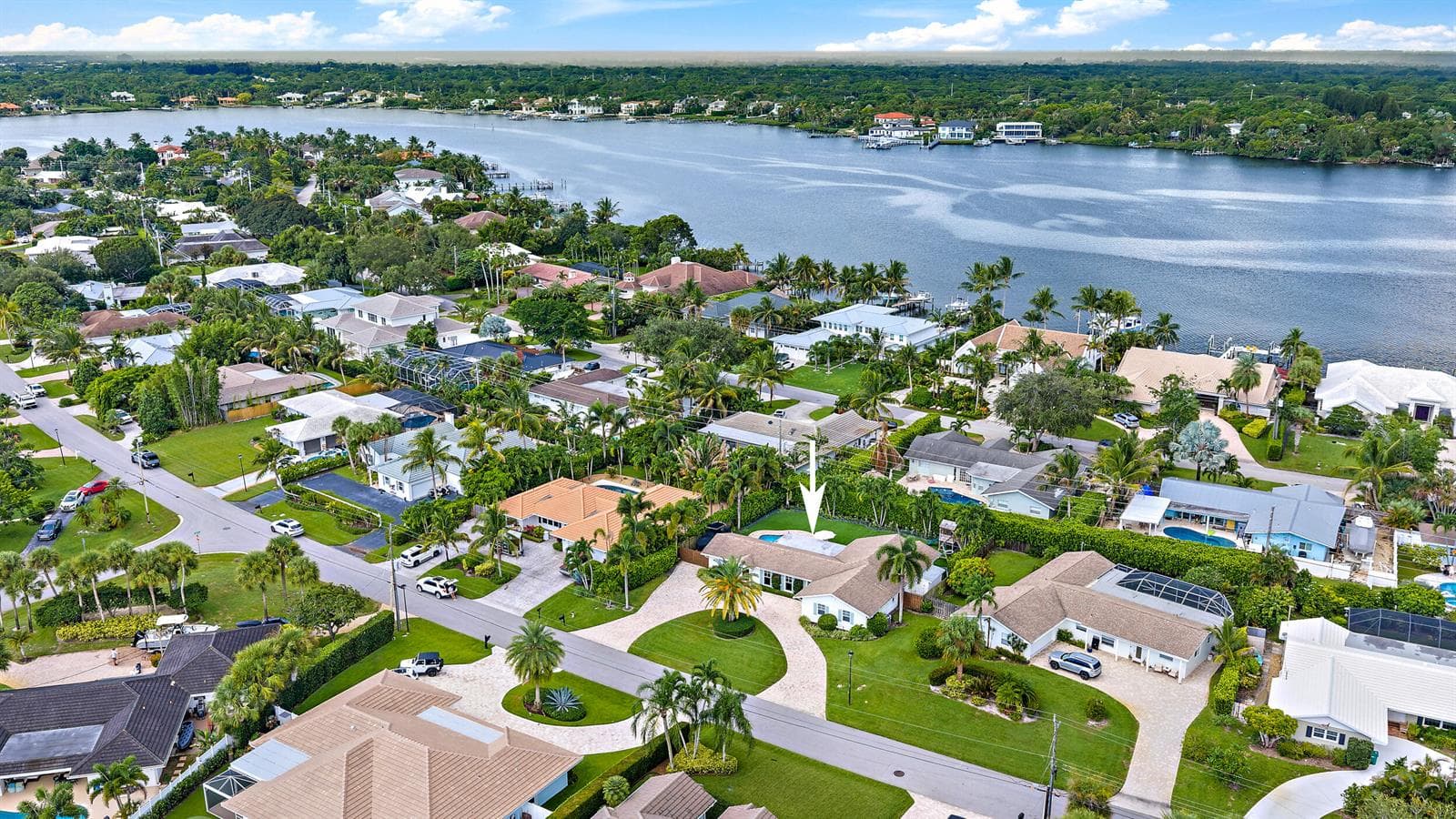 215 Golfview Drive, Tequesta FL 33469