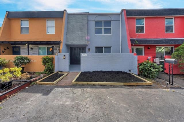 7402 NW 75th St, Tamarac FL 33321 - Tamarac, FL - Photo 3