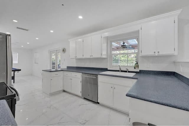 2109 NW 87TH Terrace, Coral Springs FL 33071 - Coral Springs, FL - Photo 3