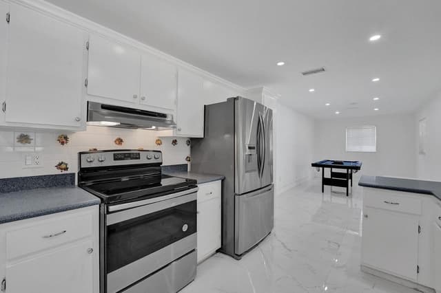 2109 NW 87TH Terrace, Coral Springs FL 33071 - Coral Springs, FL - Photo 5