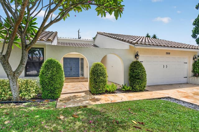 2606 SW 23rd Cranbrook Drive, Boynton Beach FL 33436 - Boynton Beach, FL - Photo 2
