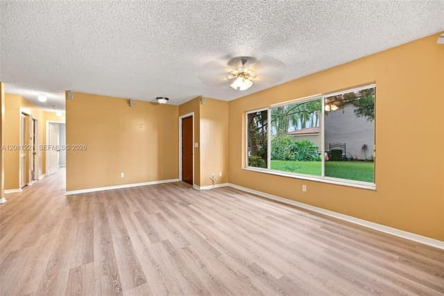 1533 W Harmony Lake Cir, Davie FL 33324 - Davie, FL - Photo 3
