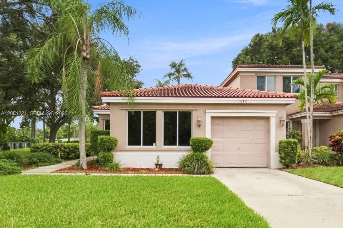 1533 W Harmony Lake Cir, Davie FL 33324 - Davie, FL - Photo 1