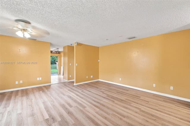 1533 W Harmony Lake Cir, Davie FL 33324 - Davie, FL - Photo 4