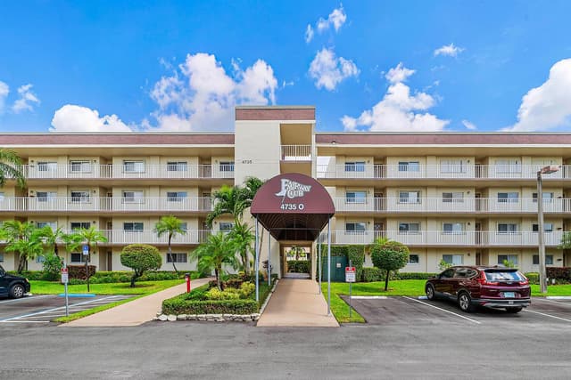 4735 LUCERNE LAKES Boulevard E # 402, Lake Worth FL 33467 - Lake Worth, FL - Photo 2