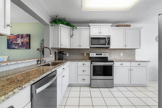 4735 LUCERNE LAKES Boulevard E # 402, Lake Worth FL 33467 - Lake Worth, FL - Photo 7