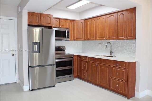6780 W 2nd Ct # 401, Hialeah FL 33012 - Hialeah, FL - Photo 3