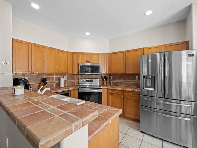 15541 SW 21st Ter, Miami FL 33185 - Miami, FL - Photo 5