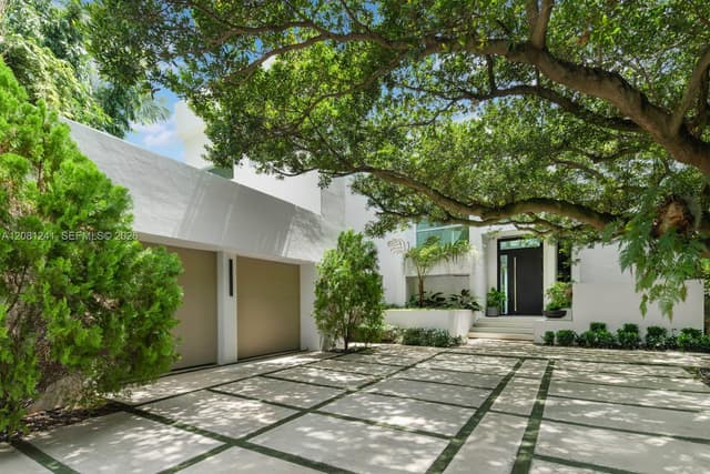 9407 E Broadview Dr, Bay Harbor Islands FL 33154 - Bay Harbor Islands, FL - Photo 2