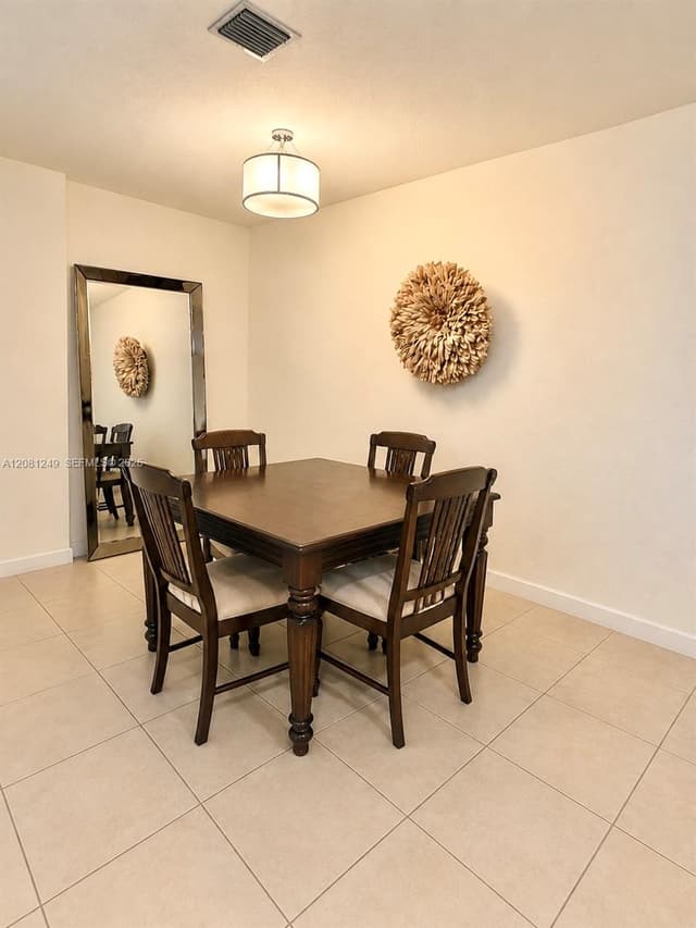3344 W 105th Ter, Hialeah FL 33018 - Hialeah, FL - Photo 4