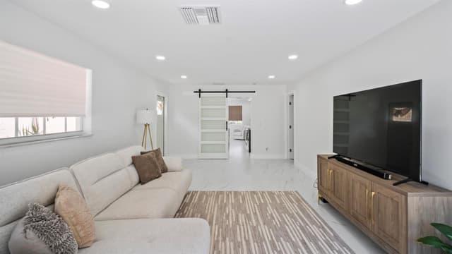 625 W 2ND Street, Riviera Beach FL 33404 - Riviera Beach, FL - Photo 5