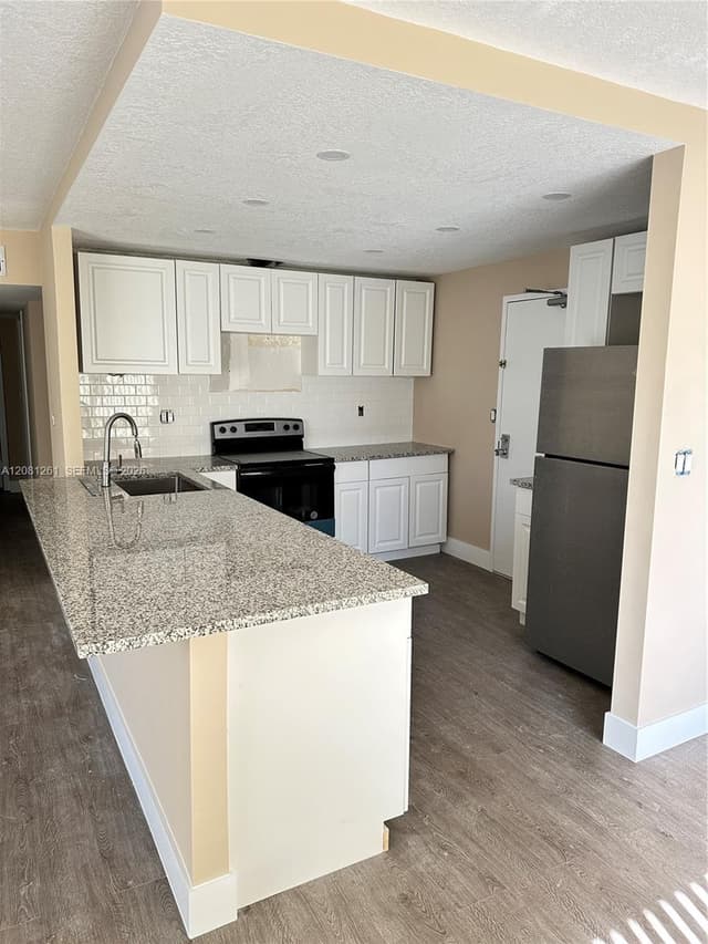 10777 W Sample Rd # 301, Coral Springs FL 33065 - Coral Springs, FL - Photo 2