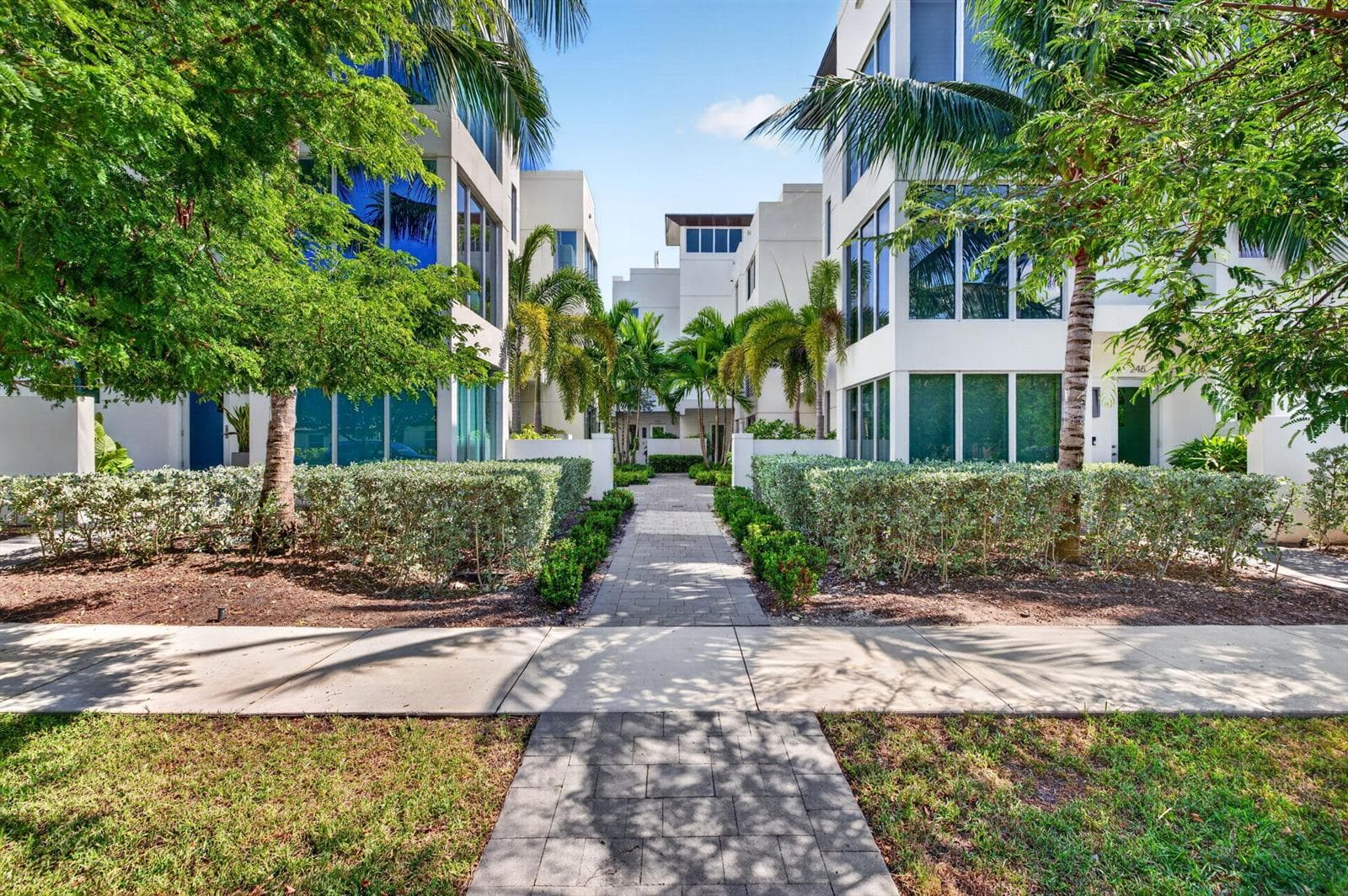 244 Garden Court, Lauderdale By The Sea FL 33308 - Lauderdale By The Sea, FL - Photo 1