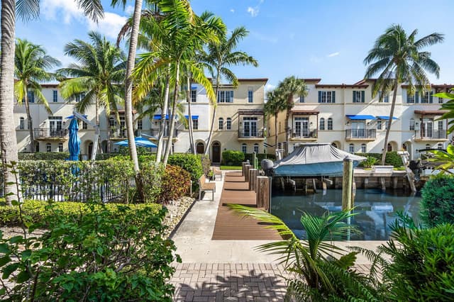 813 Estancia Way, Boynton Beach FL 33435 - Boynton Beach, FL - Photo 2