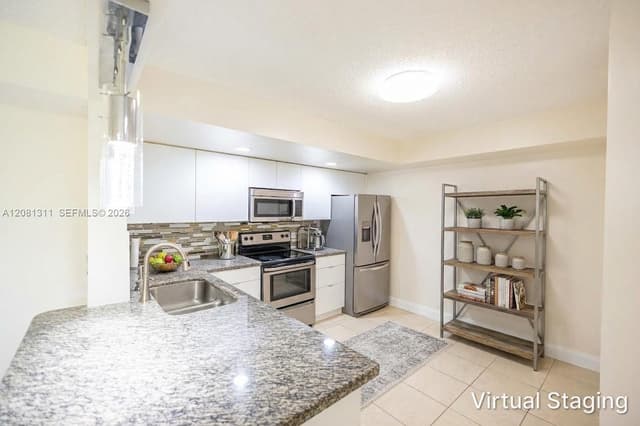 5681 Riverside Dr, Coral Springs FL 33067 - Coral Springs, FL - Photo 6