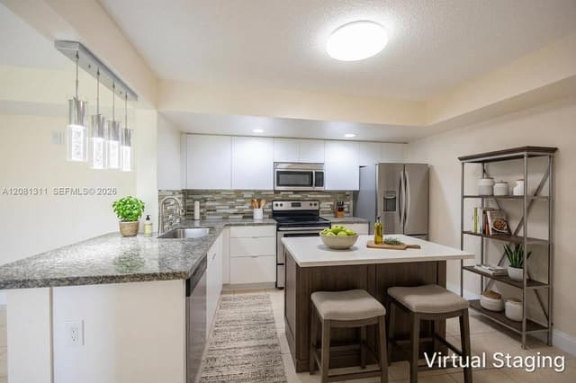 5681 Riverside Dr, Coral Springs FL 33067 - Coral Springs, FL - Photo 4