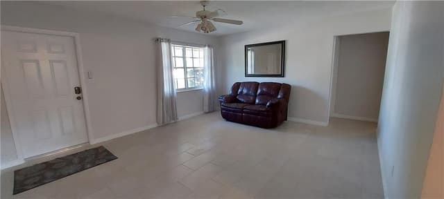 738 SW 5TH Avenue, Hallandale Beach FL 33009 - Hallandale Beach, FL - Photo 2