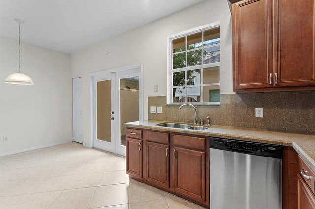 118 Seagrape Drive # 107, Jupiter FL 33458 - Jupiter, FL - Photo 6
