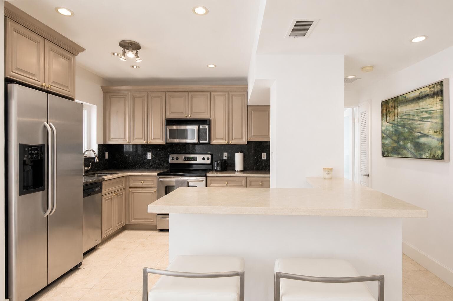 100 Lincoln Road, Miami Beach FL 33139 - Miami Beach, FL - Photo 1