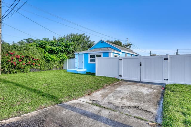 180 W 15th Street, Riviera Beach FL 33404 - Riviera Beach, FL - Photo 2