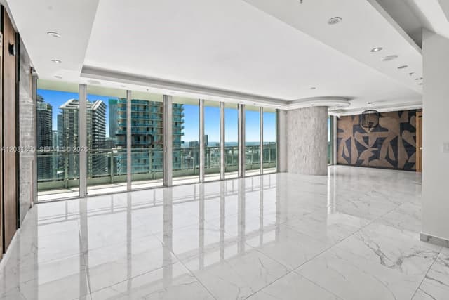 92 SW 3rd St # 04, Miami FL 33130 - Miami, FL - Photo 2