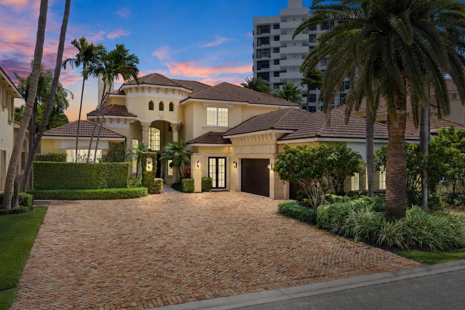 1019 Grand Court, Highland Beach FL 33487