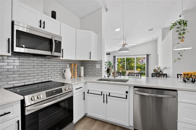 17442 SW 18th St, Miramar FL 33029 - Miramar, FL - Photo 6