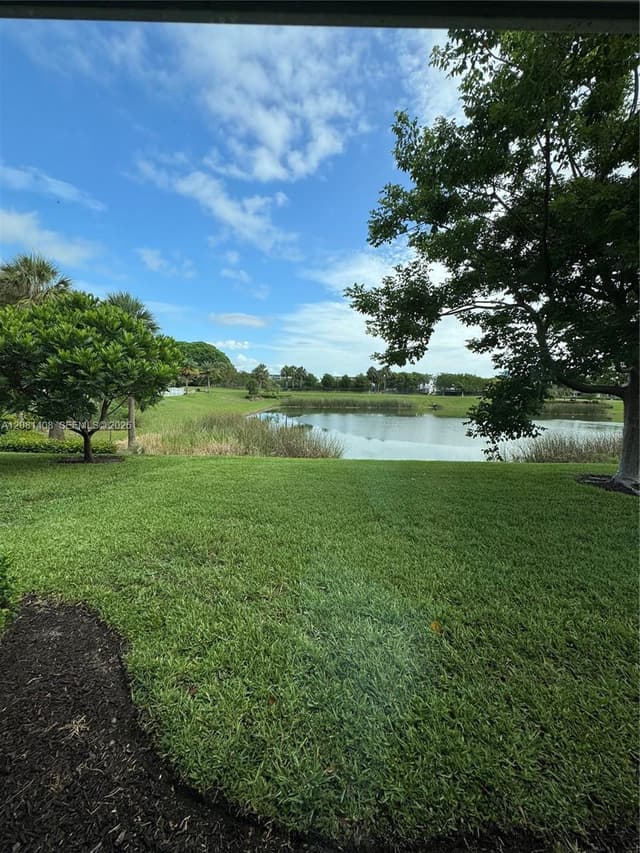 4729 Greenway Dr, Hollywood FL 33021 - Hollywood, FL - Photo 5