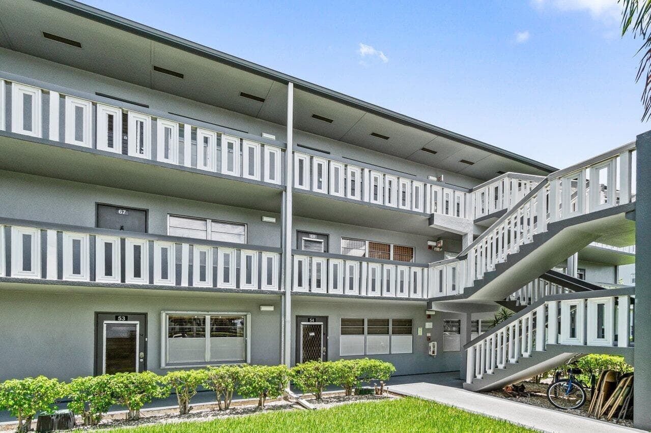 68 Suffolk B # 680, Boca Raton FL 33434 - Boca Raton, FL - Photo 1