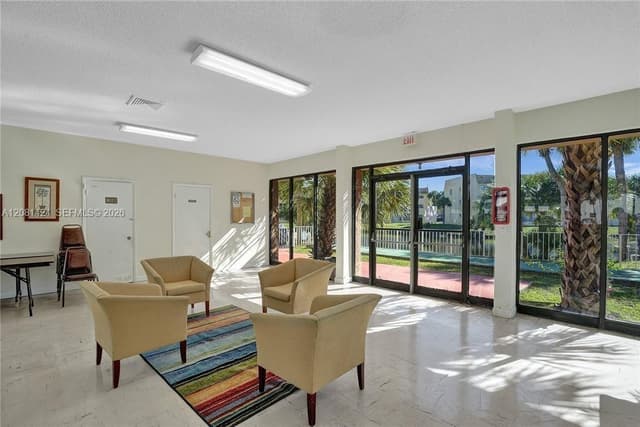 8325 Sunrise Lakes Blvd # 212, Sunrise FL 33322 - Sunrise, FL - Photo 2