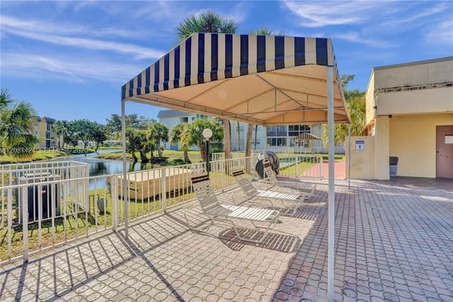 8325 Sunrise Lakes Blvd # 212, Sunrise FL 33322 - Sunrise, FL - Photo 5