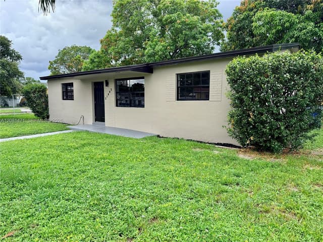 21002 NW 34th Ct, Miami Gardens FL 33056 - Miami Gardens, FL - Photo 2