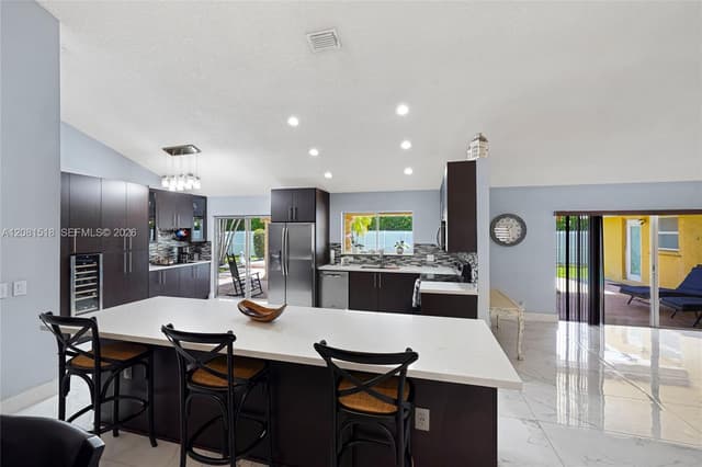 729 NW 161st Ave, Pembroke Pines FL 33028 - Pembroke Pines, FL - Photo 6