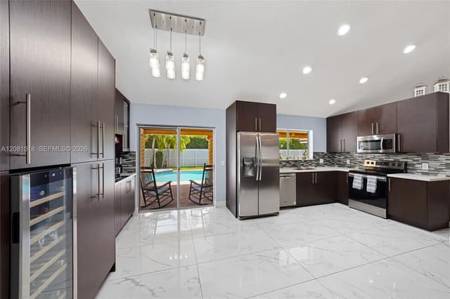 729 NW 161st Ave, Pembroke Pines FL 33028 - Pembroke Pines, FL - Photo 7