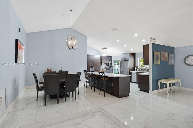 729 NW 161st Ave, Pembroke Pines FL 33028 - Pembroke Pines, FL - Photo 3