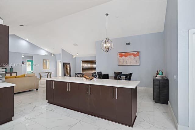 729 NW 161st Ave, Pembroke Pines FL 33028 - Pembroke Pines, FL - Photo 4