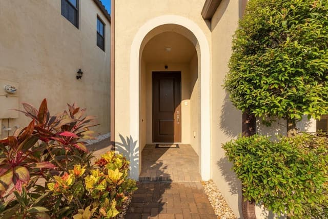 3002 Butternut Lane, Riviera Beach FL 33410 - Riviera Beach, FL - Photo 2