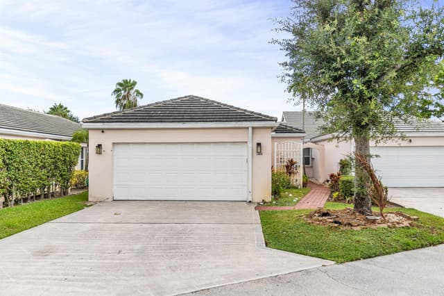 1066 Island Manor Drive, FL 33413 - Photo 2