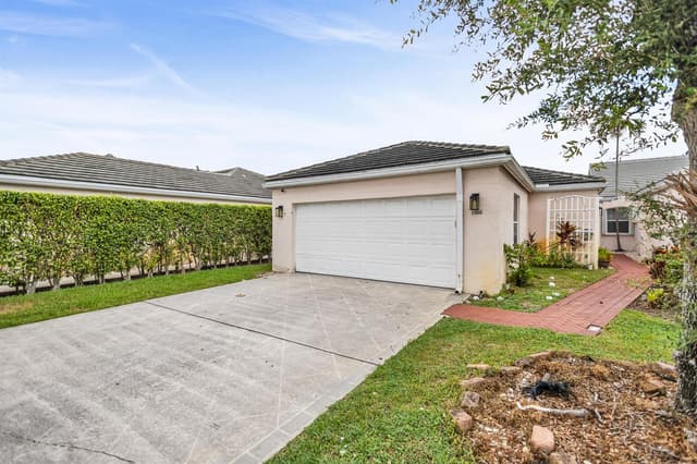 1066 Island Manor Drive, FL 33413 - Photo 3