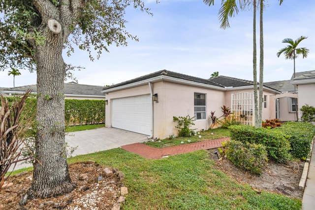 1066 Island Manor Drive, FL 33413 - Photo 5