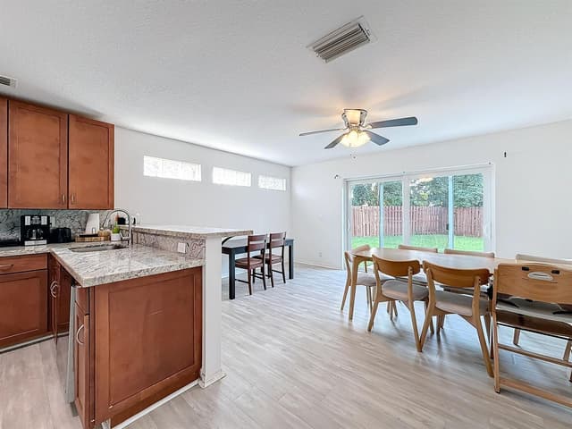 3123 Sunset Circle, Margate FL 33063 - Margate, FL - Photo 7