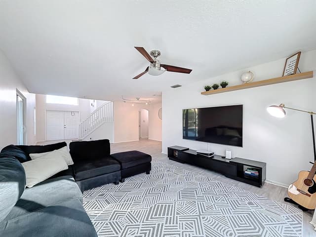 3123 Sunset Circle, Margate FL 33063 - Margate, FL - Photo 5