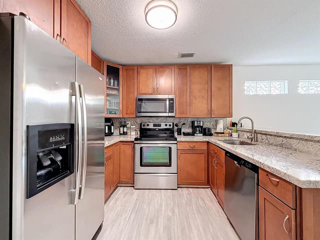 3123 Sunset Circle, Margate FL 33063 - Margate, FL - Photo 4