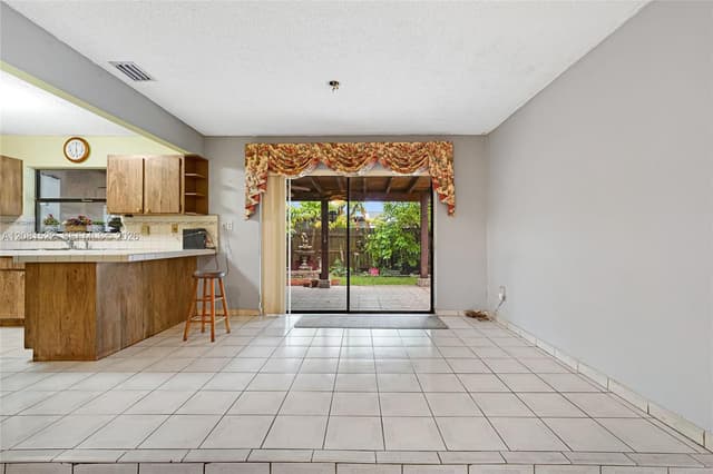 12611 SW 9th Ter # B, Miami FL 33184 - Miami, FL - Photo 7