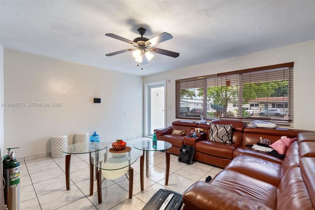985 SE 2nd Pl, Hialeah FL 33010 - Hialeah, FL - Photo 5