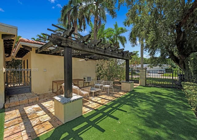 9204 NE 10th Ave, Miami Shores FL 33138 - Miami Shores, FL - Photo 5