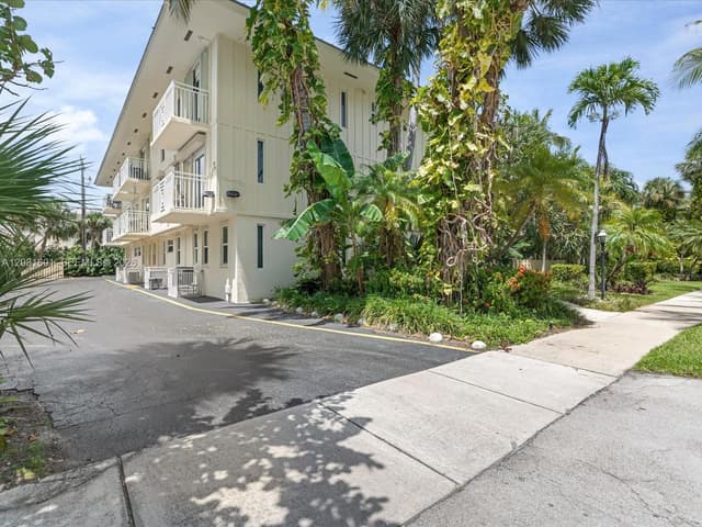 255 Sunrise Dr # 307, Key Biscayne FL 33149 - Key Biscayne, FL - Photo 2