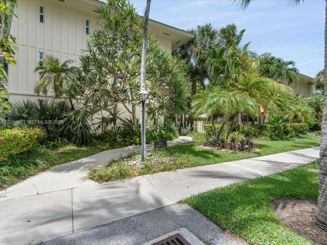 255 Sunrise Dr # 307, Key Biscayne FL 33149 - Key Biscayne, FL - Photo 3
