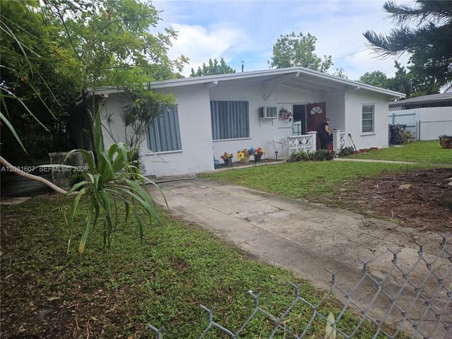 11345 SW 44th St, Miami FL 33165 - Miami, FL - Photo 2